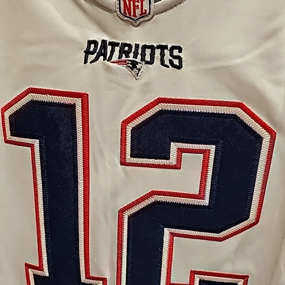 NWT NFL Patriots Brady #12 jersey size large - Picture 2 of 6